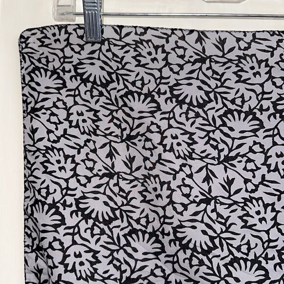 Headcovers Unlimited gray & black floral cotton scarf - Picture 2 of 8